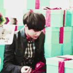 [카이] 종인이 <b>리본</b>으로 뭐해?