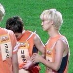 [시우민] 흡.....민석이 <b>속살</b>....