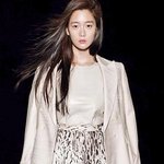 <b>청순</b>한 게 훨배 어울리는 클라라
