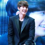 기분 좋아 보이는 김우빈 팬미팅 직찍