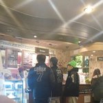 [exo] 열시쯤에 <b>강변</b>탐탐에서 엑소 영접함...