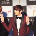 [VIXX] 레오는 <b>손바닥</b>은작은데 손가락이길다