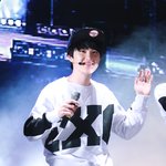 [EXO] 요즘 경수 기분 좋아보여서 좋아요