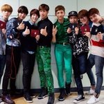 [EXO] 와 이사진보니까 세훈 허리 개길어 ㅋㅋㅋㅋ