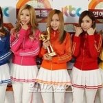 [EXO] 여기맨왼쪽 애 ㅇㅏ빠어디가 <b>지아</b> 엄마닮음