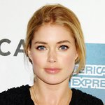 <b>v라인</b> 없는 턱선 강한 입훈 모델들