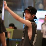 [EXO] 이거백현이갈비뼈..........흡.....