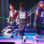 [도경수] 바람직한 디오 <b>뒤태</b> 