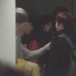 [EXO] 세훈이가 <b>목덜미</b> 잡는사람 누구야?