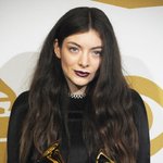 그래미의 여왕이 된 로드와 그녀의 아시아인 남친~