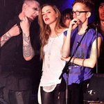 조니뎁과의 <b>약혼</b>반지 끼고 나온 엠버 허드