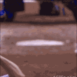 [유머] 너클볼의 마술.<b>gif</b>