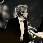 [블락비] 순간 <b>멈칫</b>했다 이사진