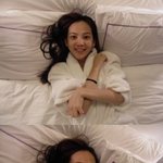 [윤승아] 혼자 시간이 멈춘듯한 윤승아, <b>모찌</b>피부란 이런거!