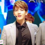 [백현] <b>블랙셔츠</b>....어머어머어머저거봐...