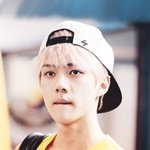 [EXO] 몇일전에비바<b>폴로</b>에서찬열싸인받음