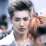 [크리스] 요 날의 <b>희수</b>형은 여러 비서들 넋놓게했즤