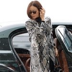 목<b>폴라</b>티에 머리카락 넣고 나온 최지우