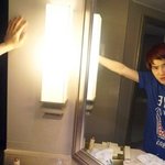 [EXO] 윤중간지왈_호텔에서_잘생긴나<b>jpg</b>