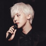 <b>치명적</b>인 섹시 매력 넘치는 남자 아이돌