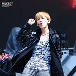 [백현] 백현이 허리 왜이래?ㅜㅜ