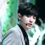 [EXO] 찬열이 내려 간 눈...