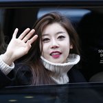 갈수록 화려해지는 것 같은 <b>소진</b> 얼굴