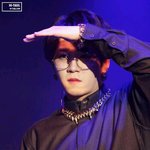 [블락비] 꿀<b>벌이</b>가 저쯤에 앉아있을텐데..