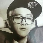 [백현] <b>뿔테</b>쓸줄아는남자