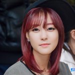 팬들한테 애교 부리는 <b>고우리</b>