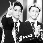 [카이] <b>가온</b>차트보고있는데