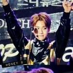 [백현] 상받아써효~~~~~~저<b>포즈</b>봐.....