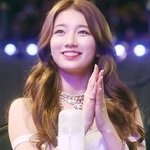 <b>무대</b>에서 의상 망가졌는데도 열심히 한 수지