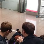 [시우민] 공항 빼꼼<b>슈</b>