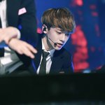 [CHEN] 엑소 내에서 돈 제일 잘 벌 <b>관상</b>이라더니...