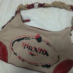 [<b>프라다</b>] 이가방 모델명아시는분?