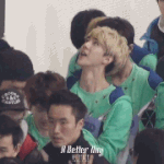[EXO] 세훈이가 던진 빵에 맞은 루한이 ㅋㅋ