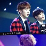 [시우민] 후...