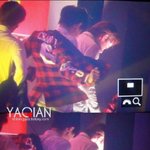 [EXO] 니 그 <b>등판</b>에 안기고 싶다