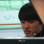 [EXO] 백현이가주는스테이크거부하는경수