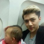 [세훈] 세훈이가 <b>비행기</b>안에서......