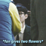 [CHEN] <b>팬</b>한테꽃주는종대ㅠ팬싸움짤모아모아