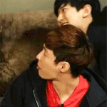 [EXO] 이씽아 <b>입술</b>에 뭐 묻었어