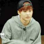 [시우민] 역시 손은 <b>소매</b> 안에 있어야지