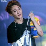 [EXO] 놀이동산에 <b>인형</b> 나눠주는