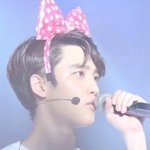 [도경수] <b>머리띠</b>쓸줄모르는경수