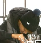 [chen] ..빵은 역시 우유와함께