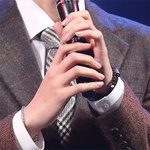 [EXO] 백현이 손에 메니큐어 발라주고 싶다
