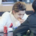 [EXO] <b>희수</b>오빠 기름진거 싫어한다며..