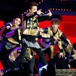 [EXO] <b>휴지</b>들고 들어와주세요